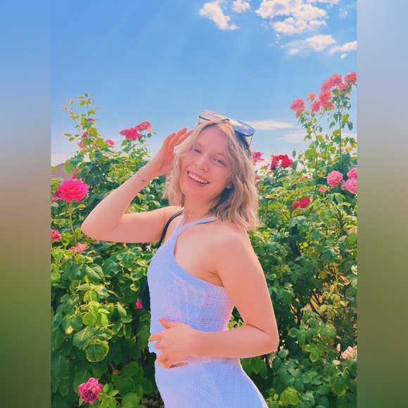 Meet your Posher, Elaine - Picture 5 of 6